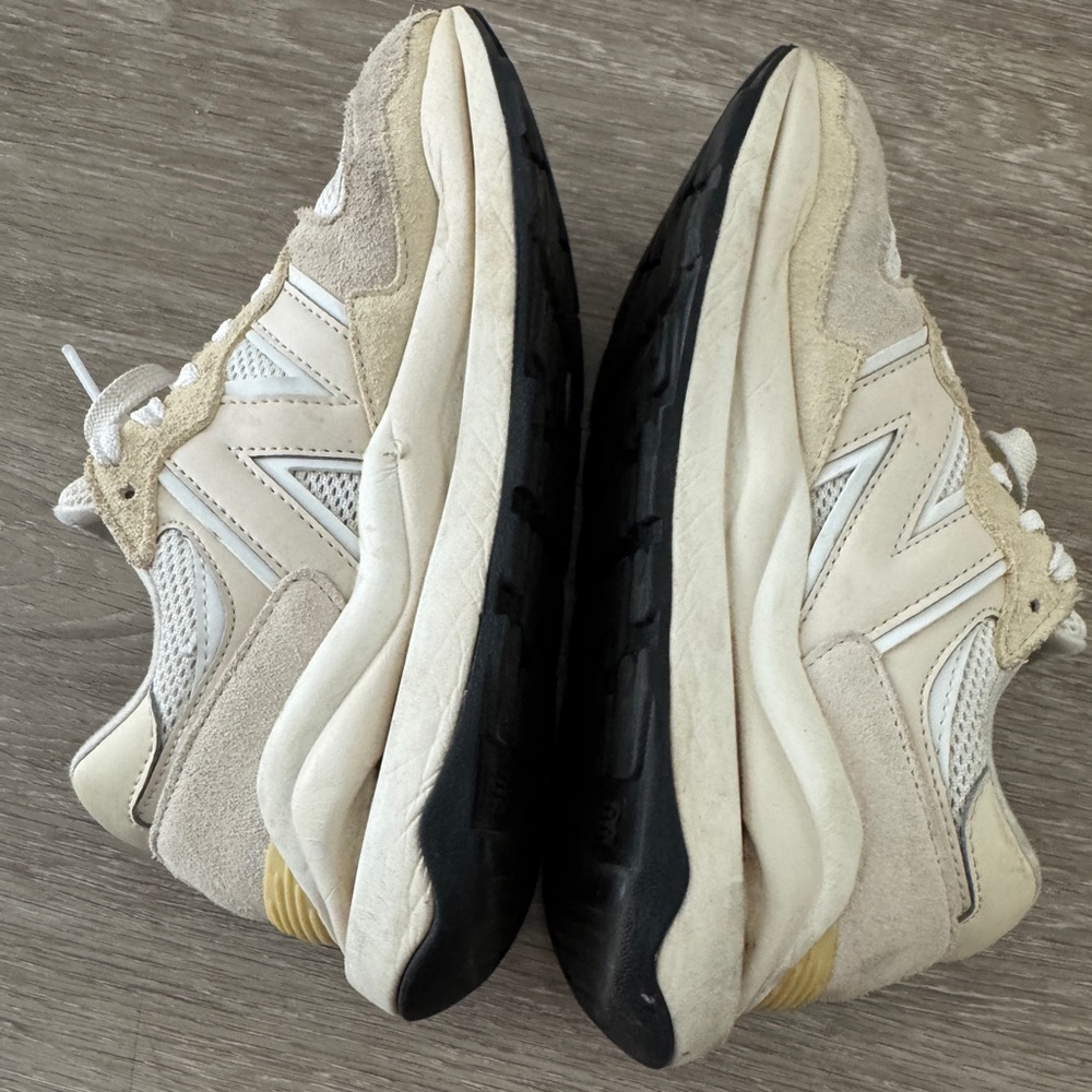 New Balance 57/40 Sea Salt Sneakers Women’s 6.5 - Picture 3 of 8